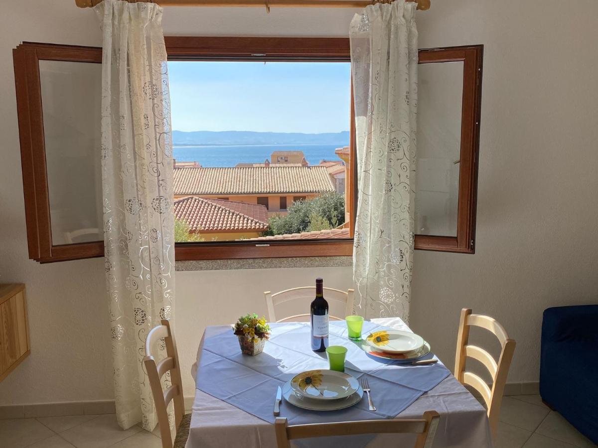 Apartmán Tanca Della Torre Trilocale Vista Mare Isola Rossa Exteriér fotografie